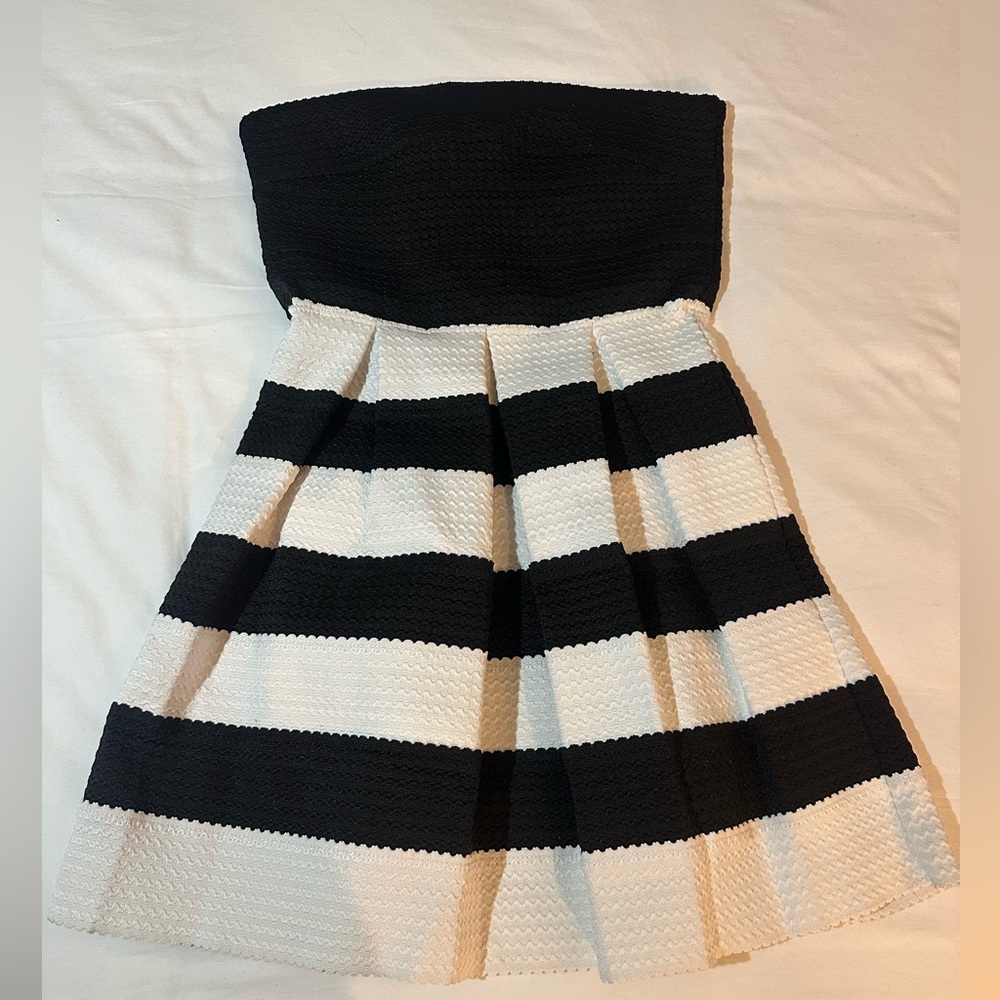 Vintage Y2K Strapless Stretch Dress – Black & White Striped Party Mini